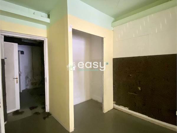 Magasin  dans vente à Carbonia