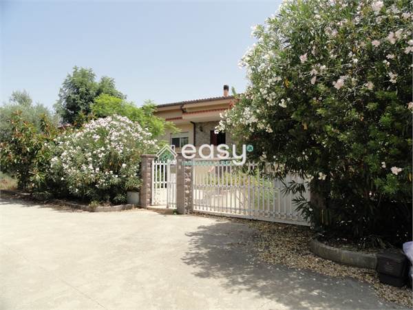 APPARTAMENTO MANSARDATO CON GIARDINO E DUE TERRAZZE