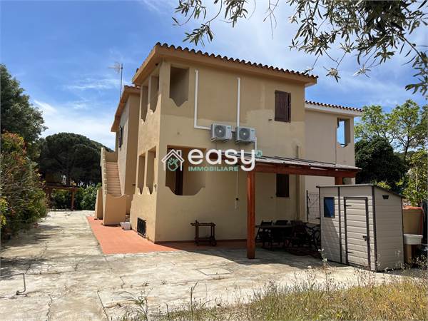 Villa indipendente a Solanas a 100 metri dal mare 
